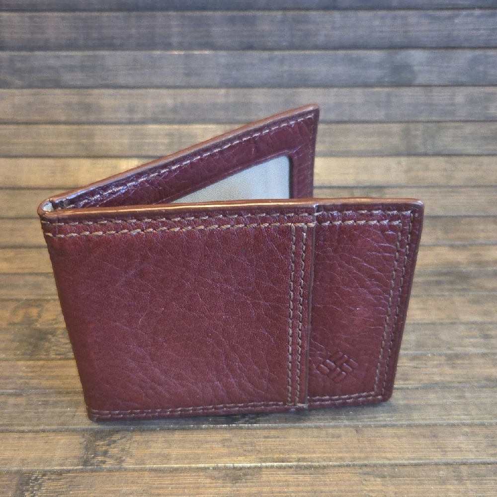 Columbia Leather Bifold Wallet With Money Clip  EC